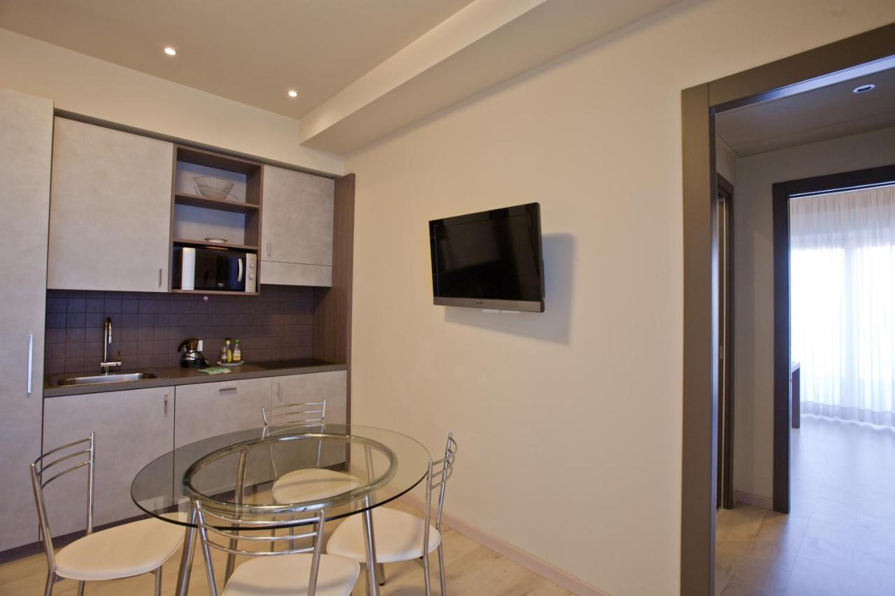 Residence Elisabetta Чезенатико Екстериор снимка